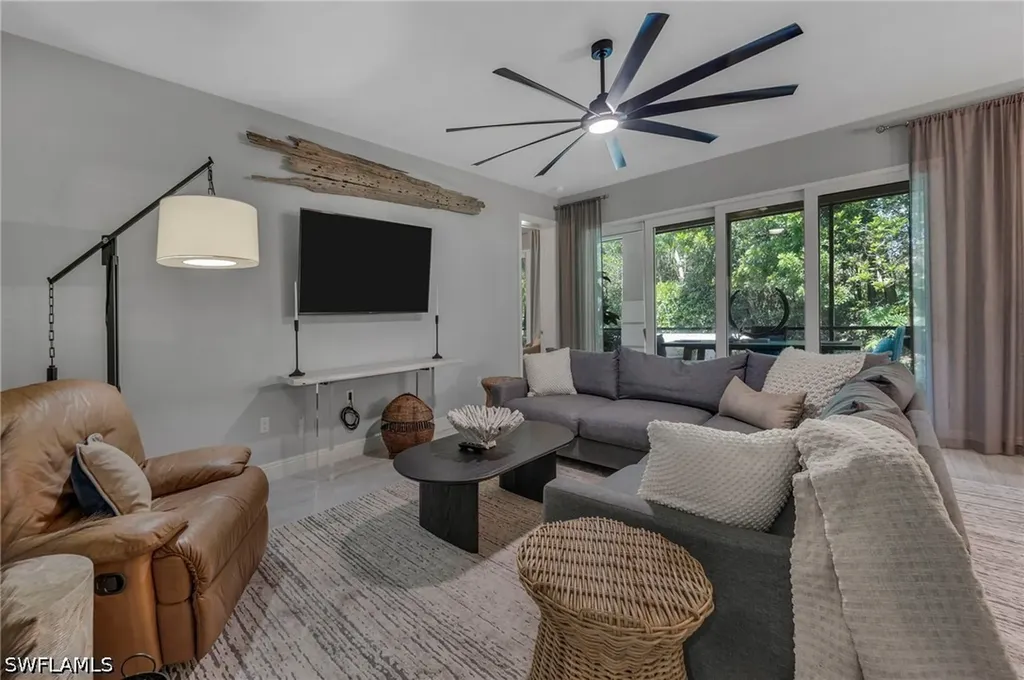 575 El Camino Real Naples FL 34119