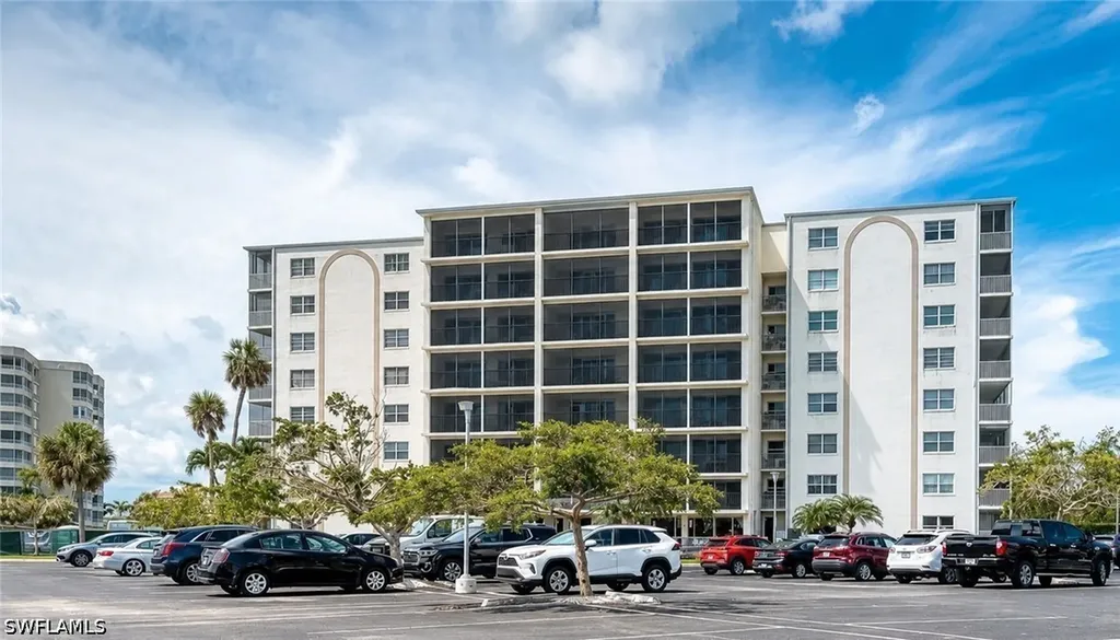 1 Bluebill Avenue Naples FL 34108