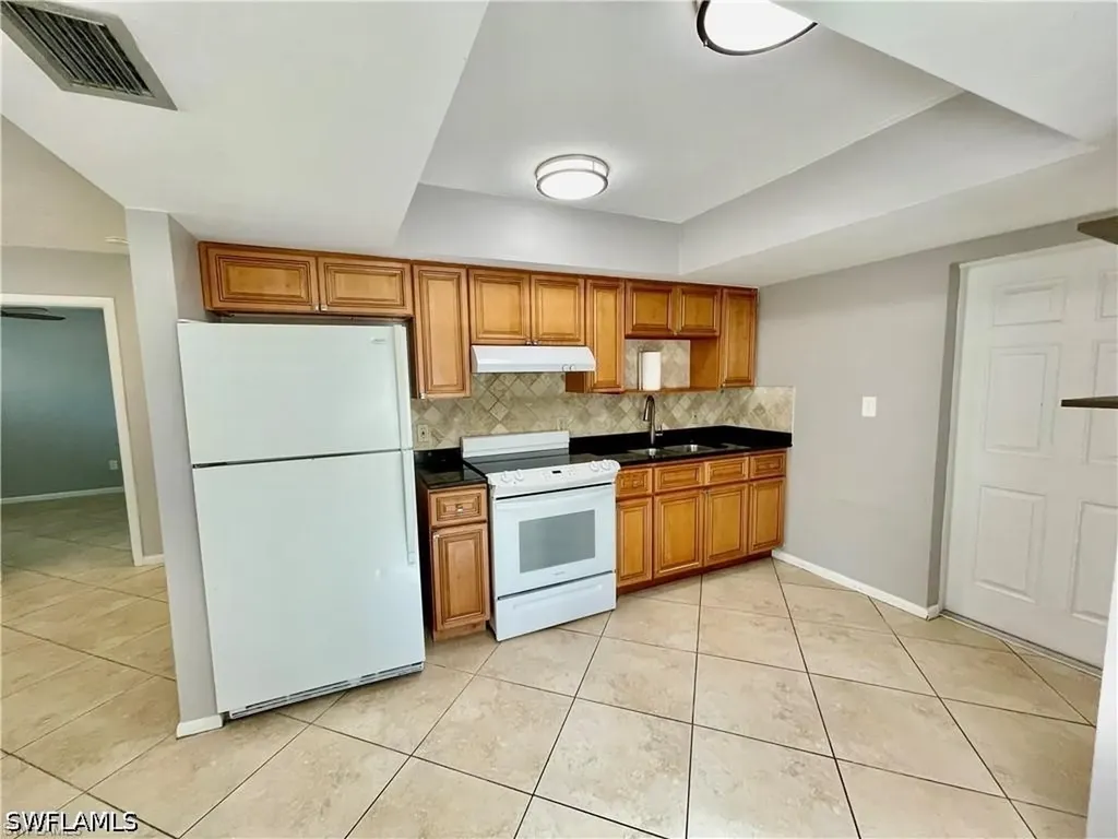 632 108th Avenue N Naples FL 34108