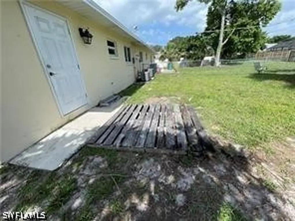 632 108th Avenue N Naples FL 34108
