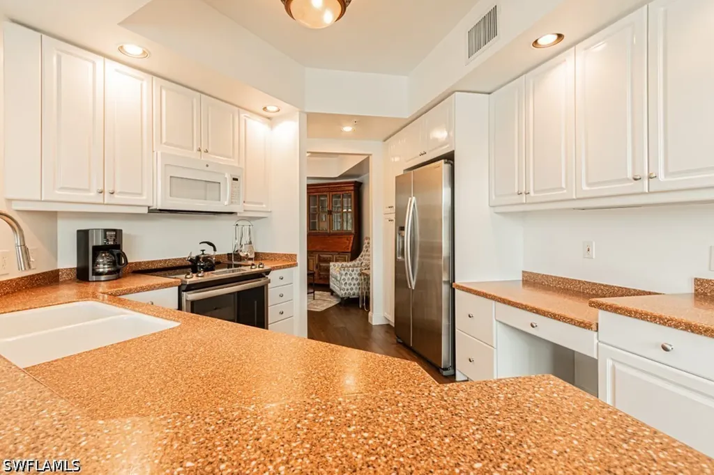 300 Dunes Boulevard Naples FL 34110