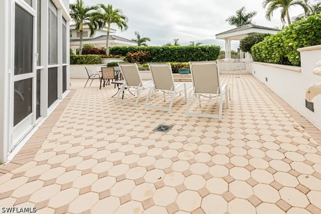 300 Dunes Boulevard Naples FL 34110