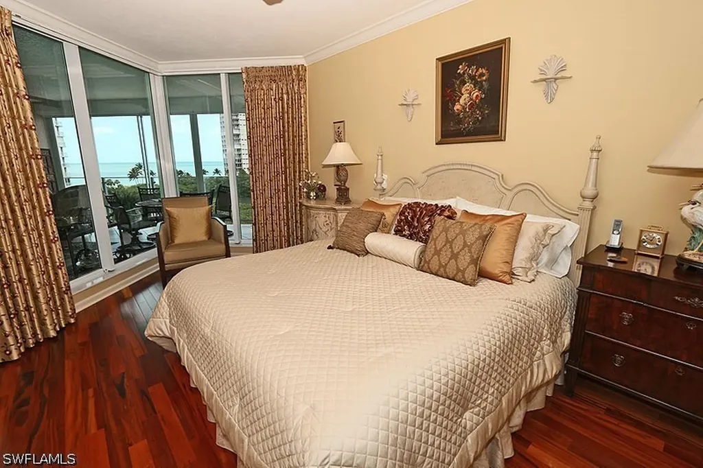 60 Seagate Drive Naples FL 34103