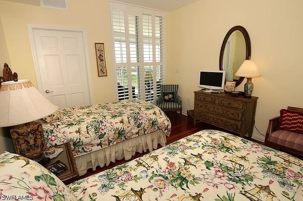 60 Seagate Drive Naples FL 34103