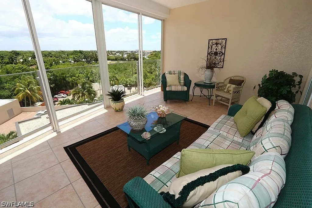60 Seagate Drive Naples FL 34103
