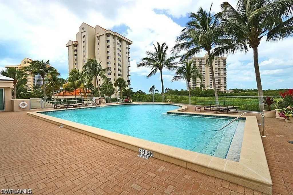 60 Seagate Drive Naples FL 34103
