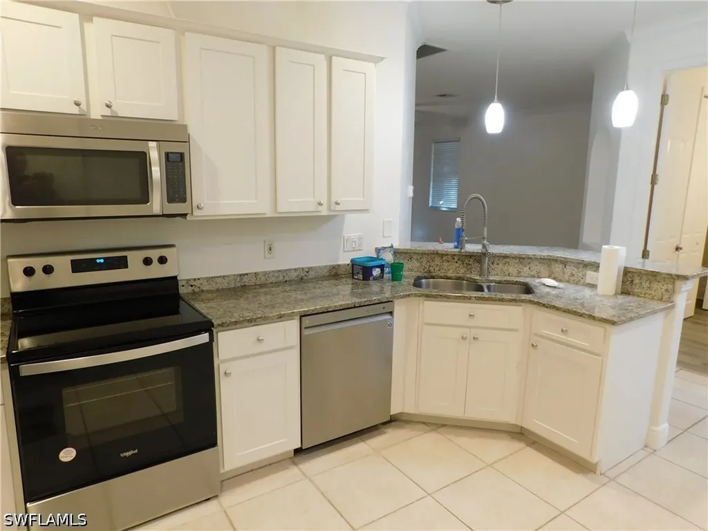 619 SE 7th Street Cape Coral FL 33990