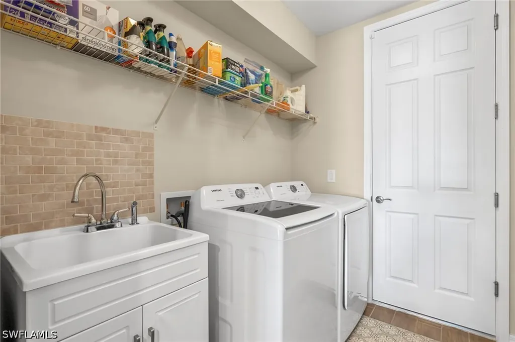 14644 Edgewater Circle Naples FL 34114