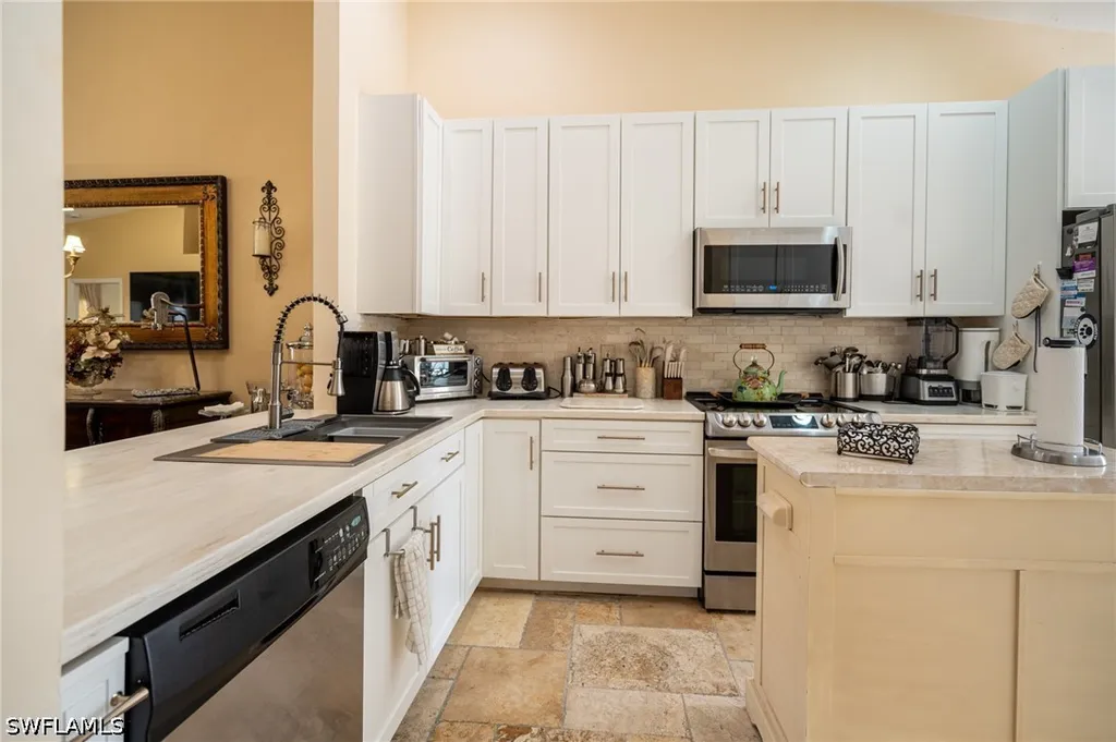5205 Whitten Drive Naples FL 34104