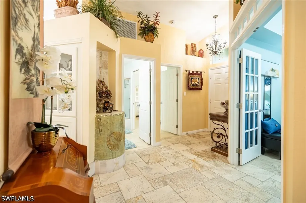 5205 Whitten Drive Naples FL 34104