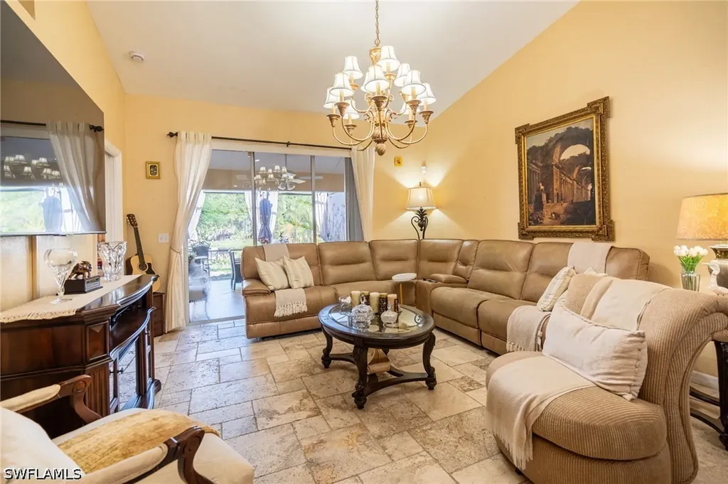 5205 Whitten Drive Naples FL 34104