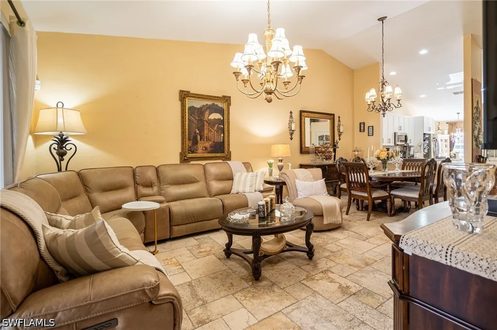 5205 Whitten Drive Naples FL 34104