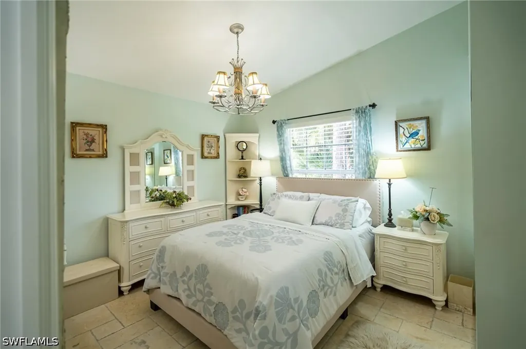 5205 Whitten Drive Naples FL 34104