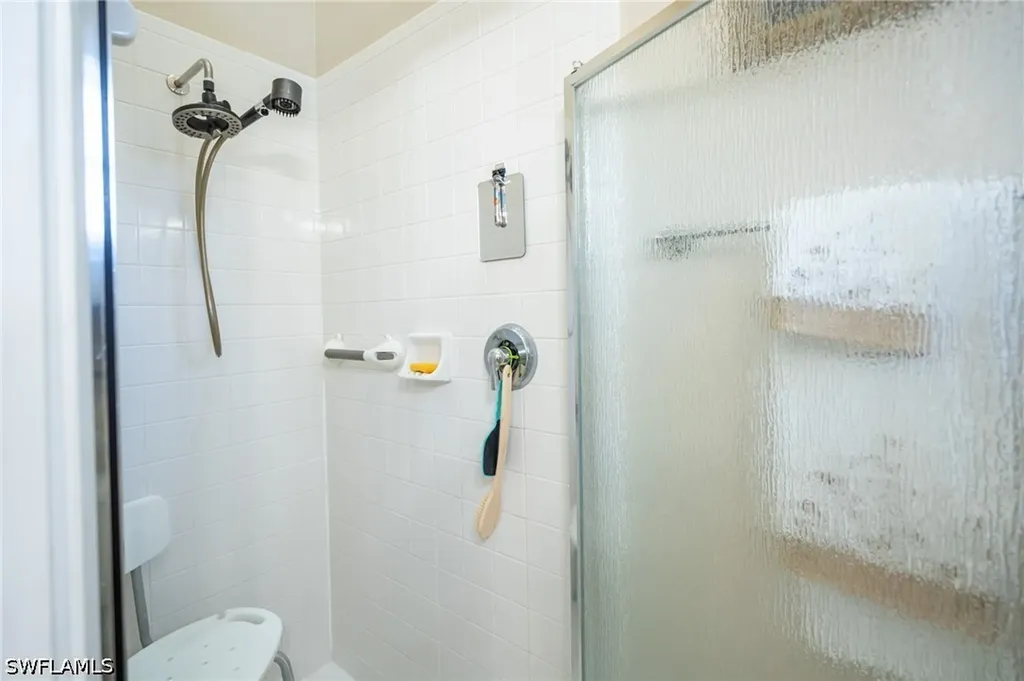 5205 Whitten Drive Naples FL 34104