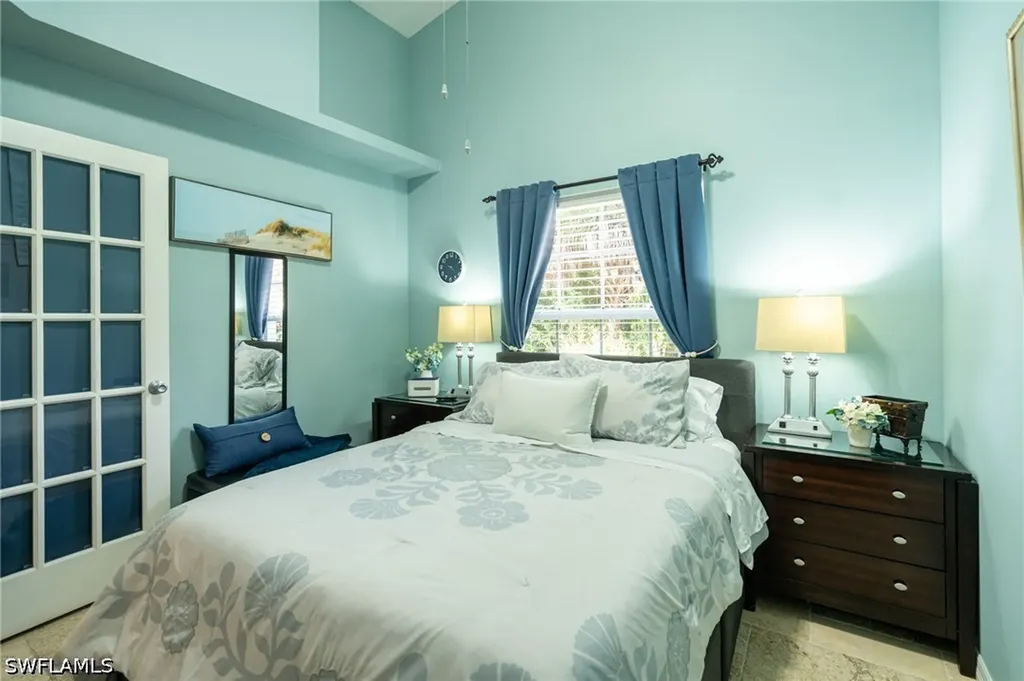 5205 Whitten Drive Naples FL 34104