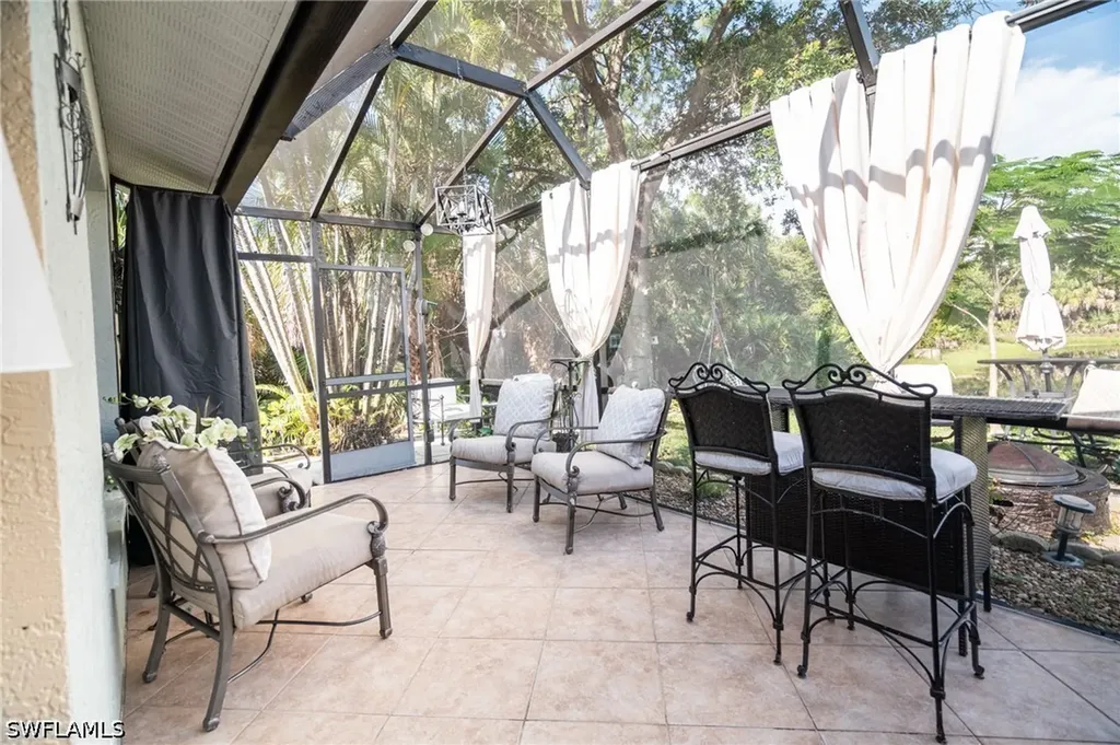 5205 Whitten Drive Naples FL 34104