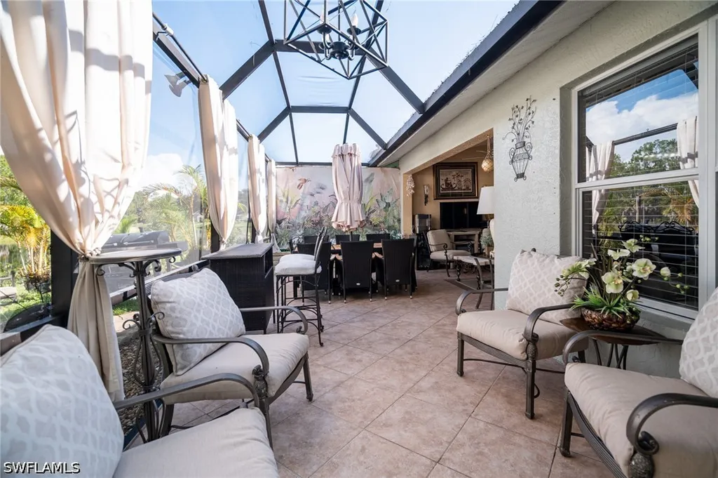 5205 Whitten Drive Naples FL 34104