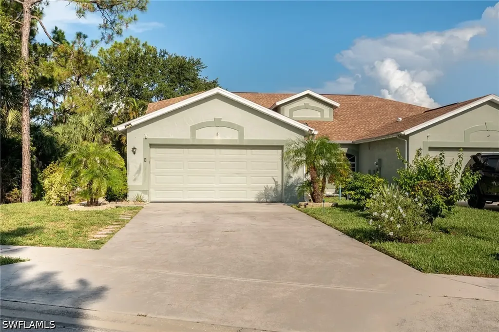 5205 Whitten Drive Naples FL 34104