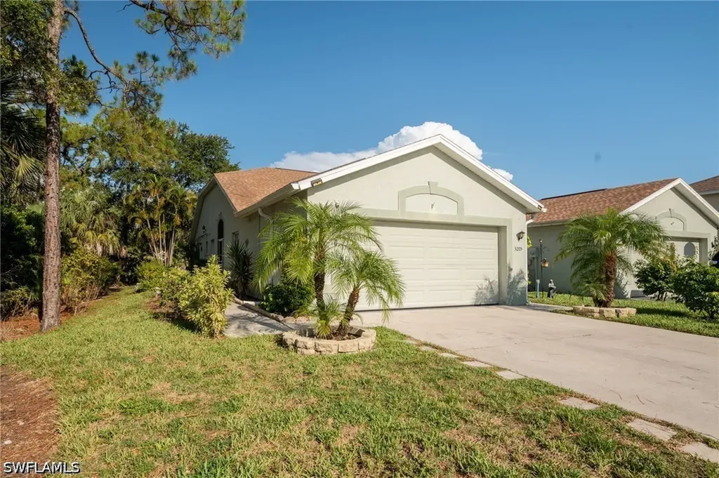5205 Whitten Drive Naples FL 34104