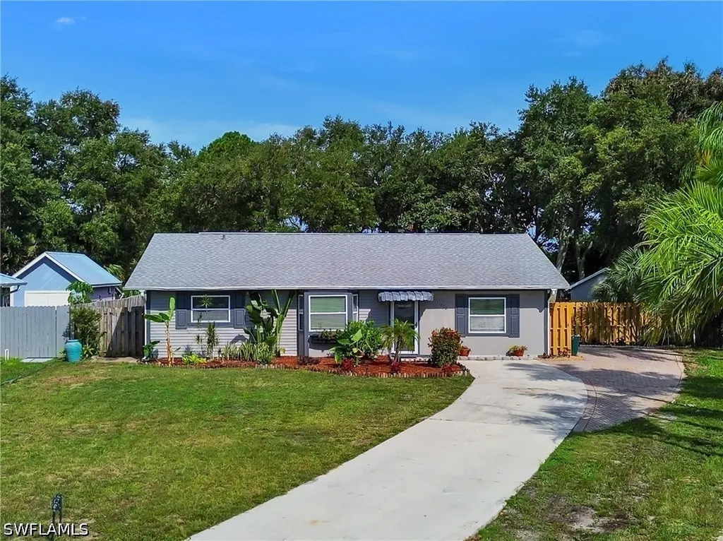 Bonita Springs FL, 11870 Imperial Pines Way