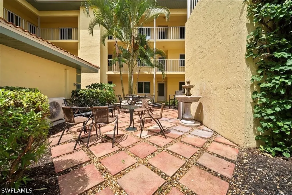1001 Foxfire Lane Naples FL 34104