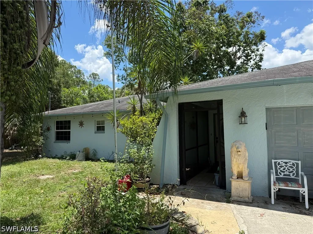 530 18th Avenue NE Naples FL 34120