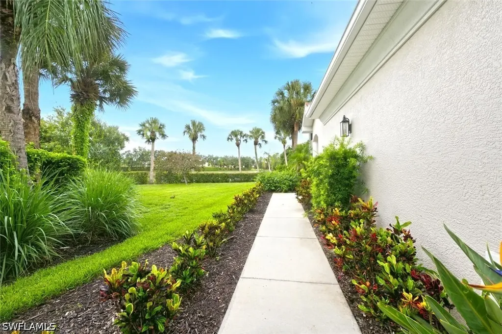 4825 Shinnecock Hills Court Naples FL 34112