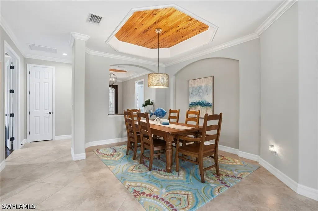 3054 Aviamar Circle Naples FL 34114