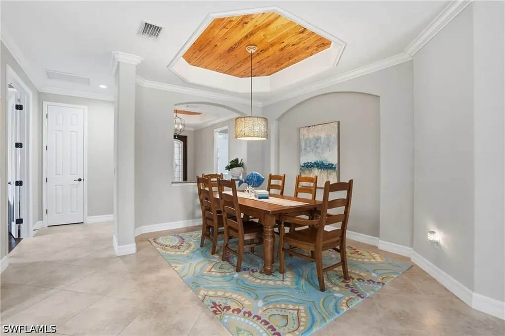 3054 Aviamar Circle Naples FL 34114