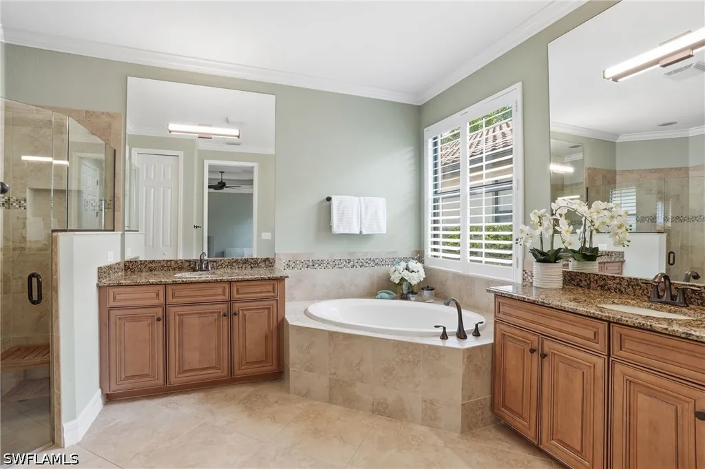 3054 Aviamar Circle Naples FL 34114