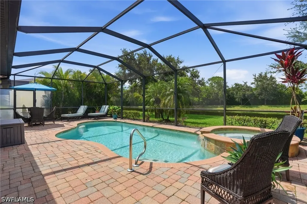 3054 Aviamar Circle Naples FL 34114