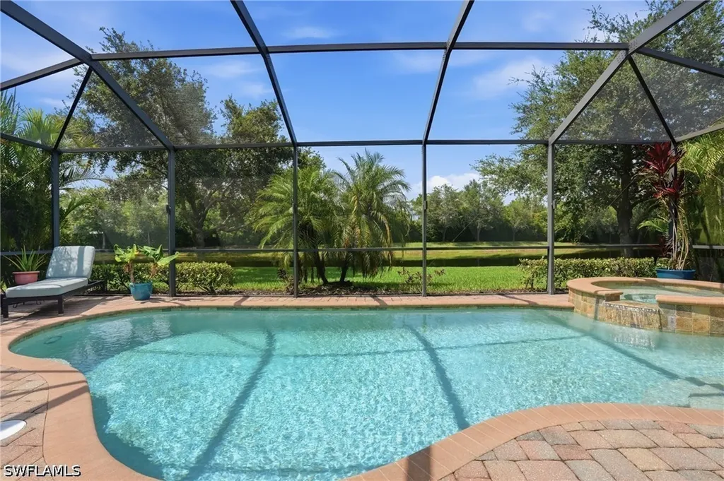 3054 Aviamar Circle Naples FL 34114