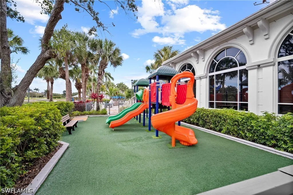 3054 Aviamar Circle Naples FL 34114