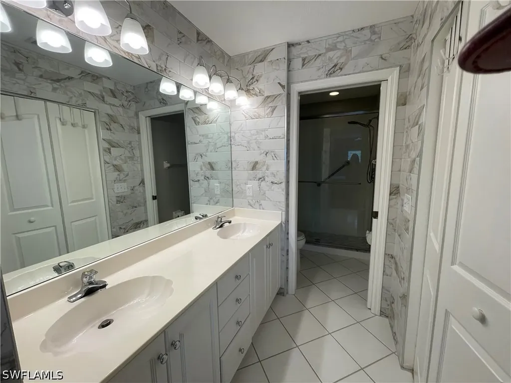 9009 Michael Circle Naples FL 34113