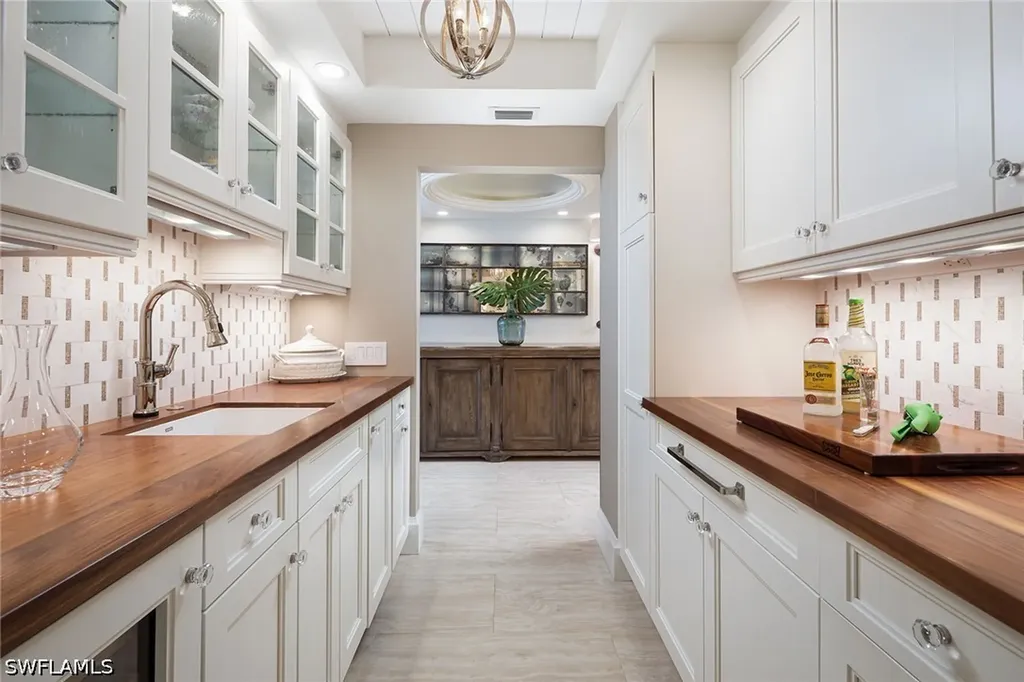 1285 Gulf Shore Boulevard N Naples FL 34102