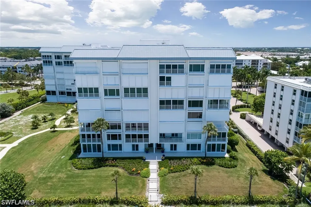 1285 Gulf Shore Boulevard N Naples FL 34102