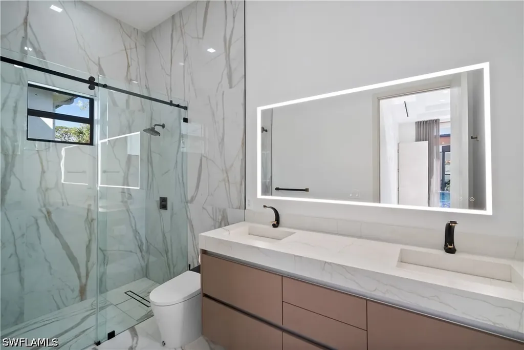 390 3rd Street NW Naples FL 34120