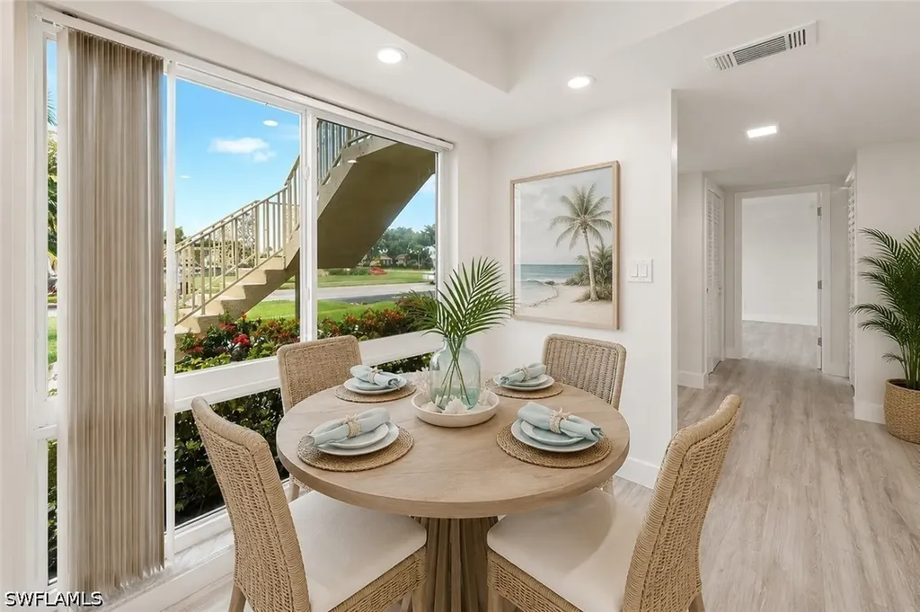 379 Palm Drive Naples FL 34112
