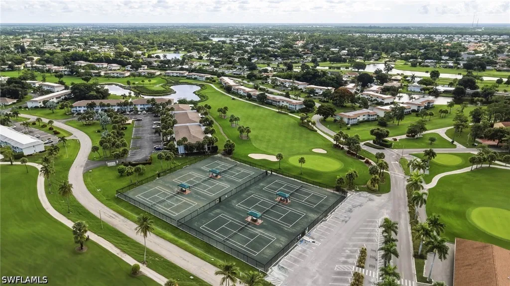 379 Palm Drive Naples FL 34112