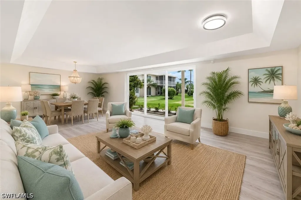 379 Palm Drive Naples FL 34112