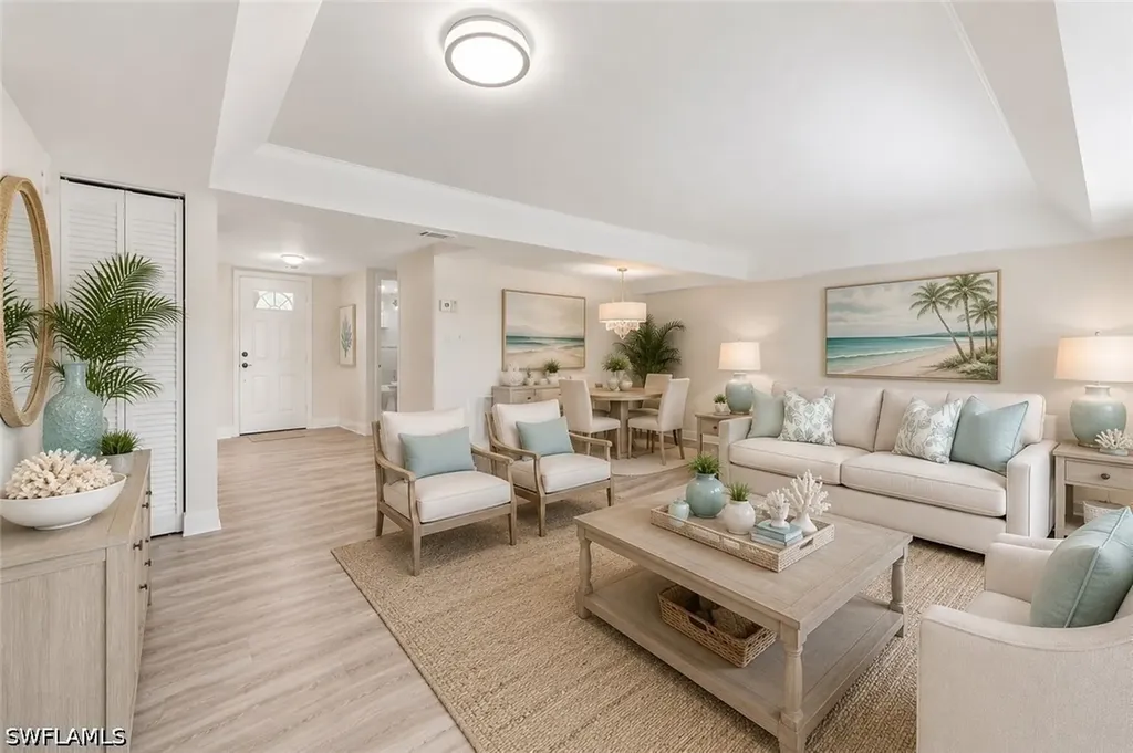 379 Palm Drive Naples FL 34112