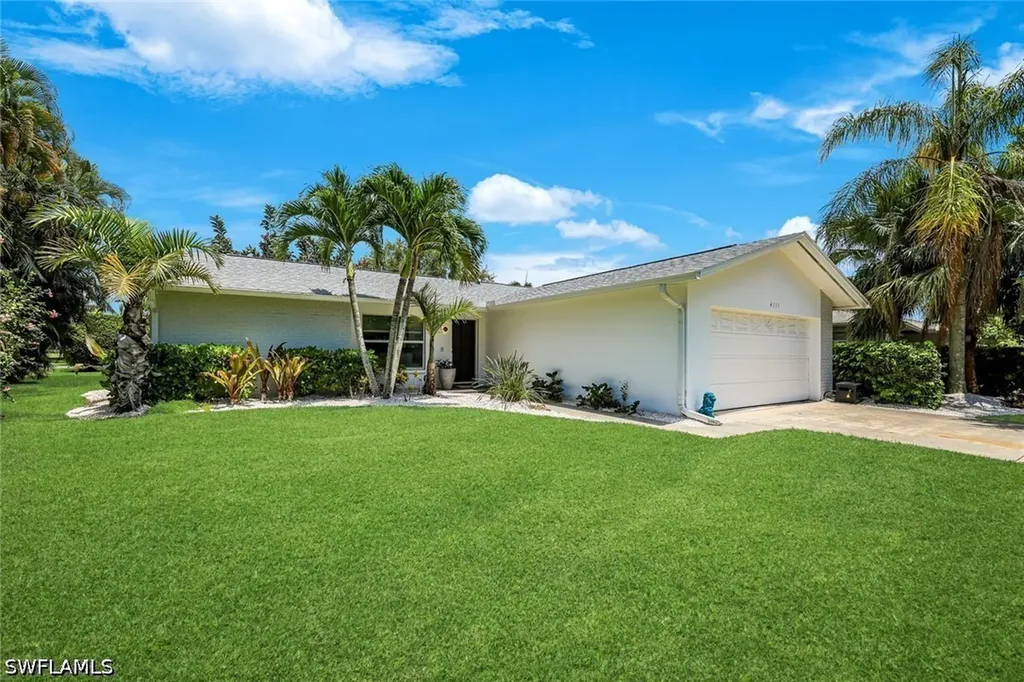 4333 Beechwood Lake Drive Naples FL 34112