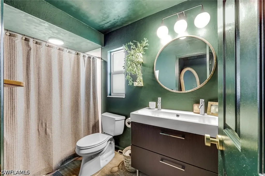 4333 Beechwood Lake Drive Naples FL 34112