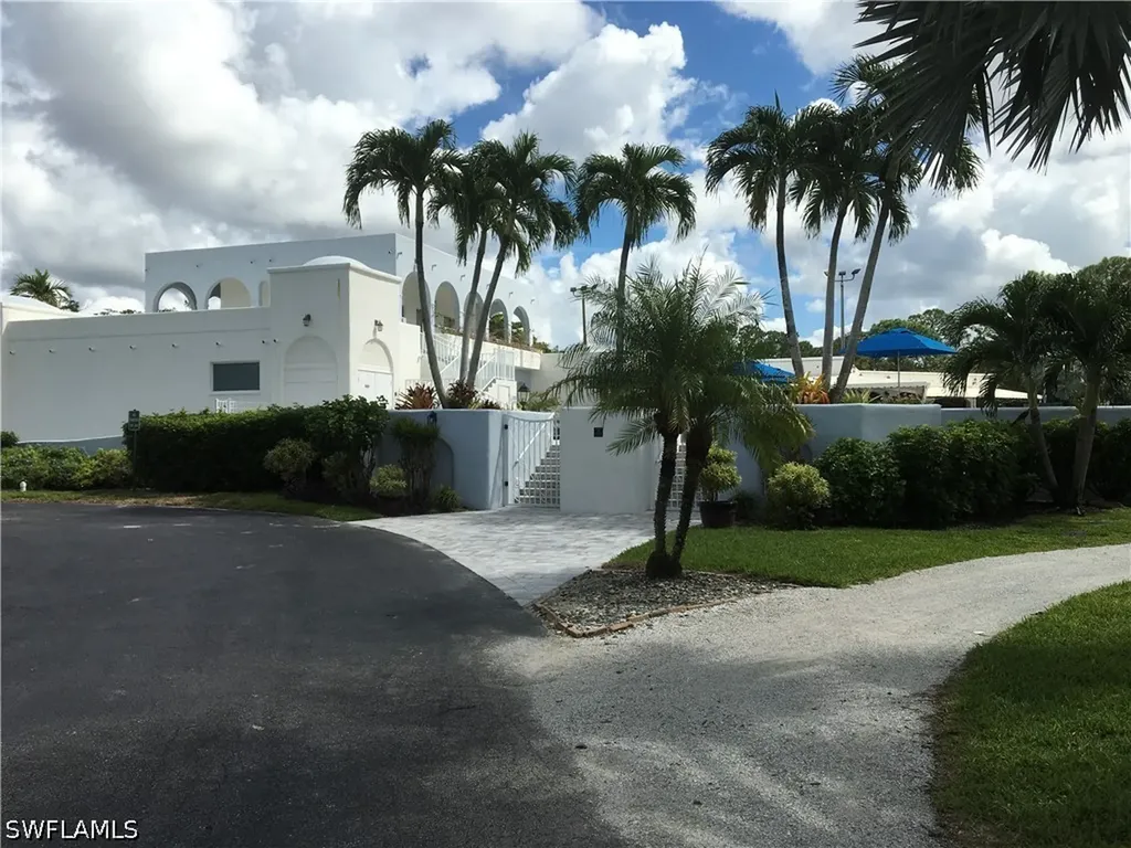 3321 Olympic Drive Naples FL 34105