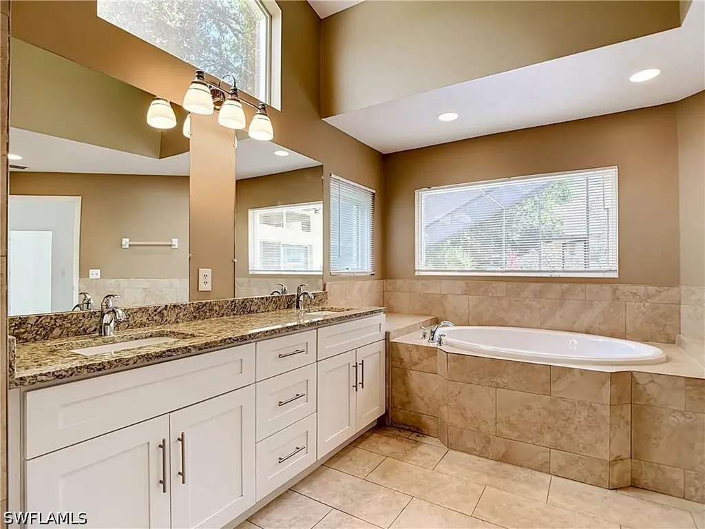 56 Grey Wing Point Naples FL 34113