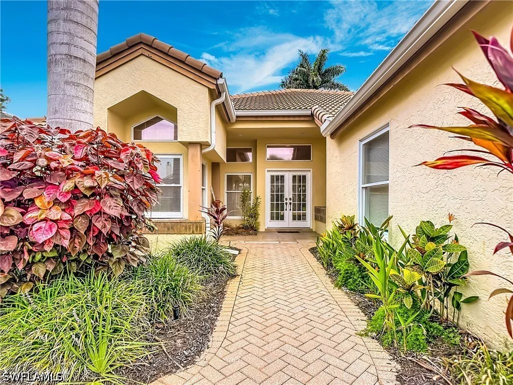 56 Grey Wing Point Naples FL 34113