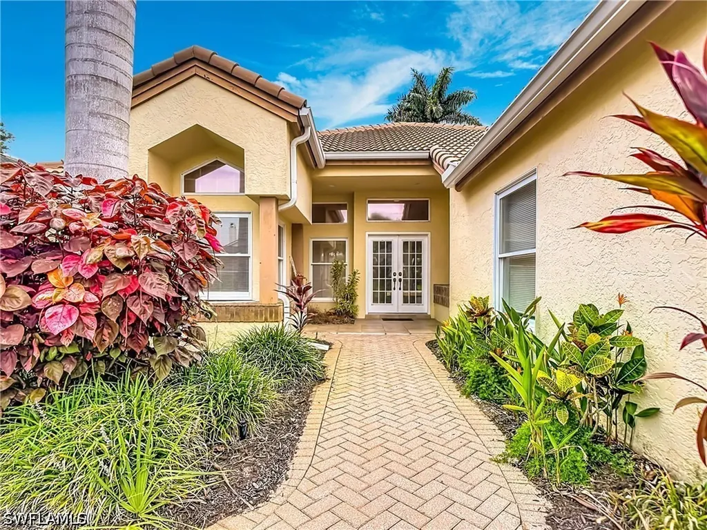 56 Grey Wing Point Naples FL 34113