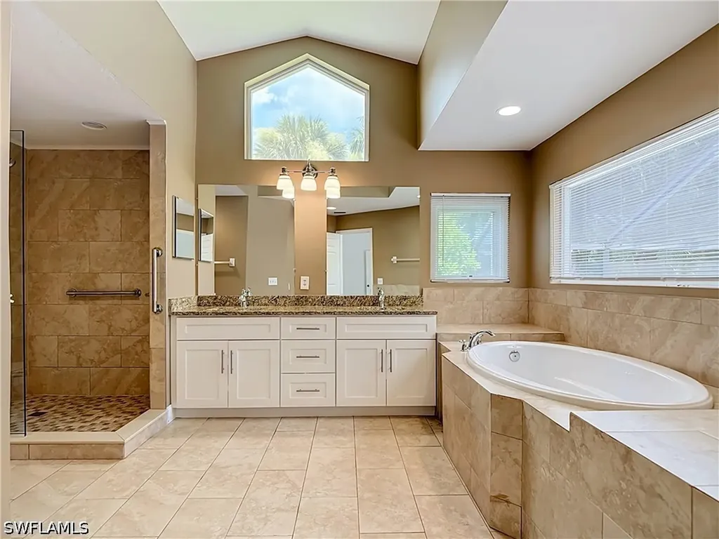 56 Grey Wing Point Naples FL 34113