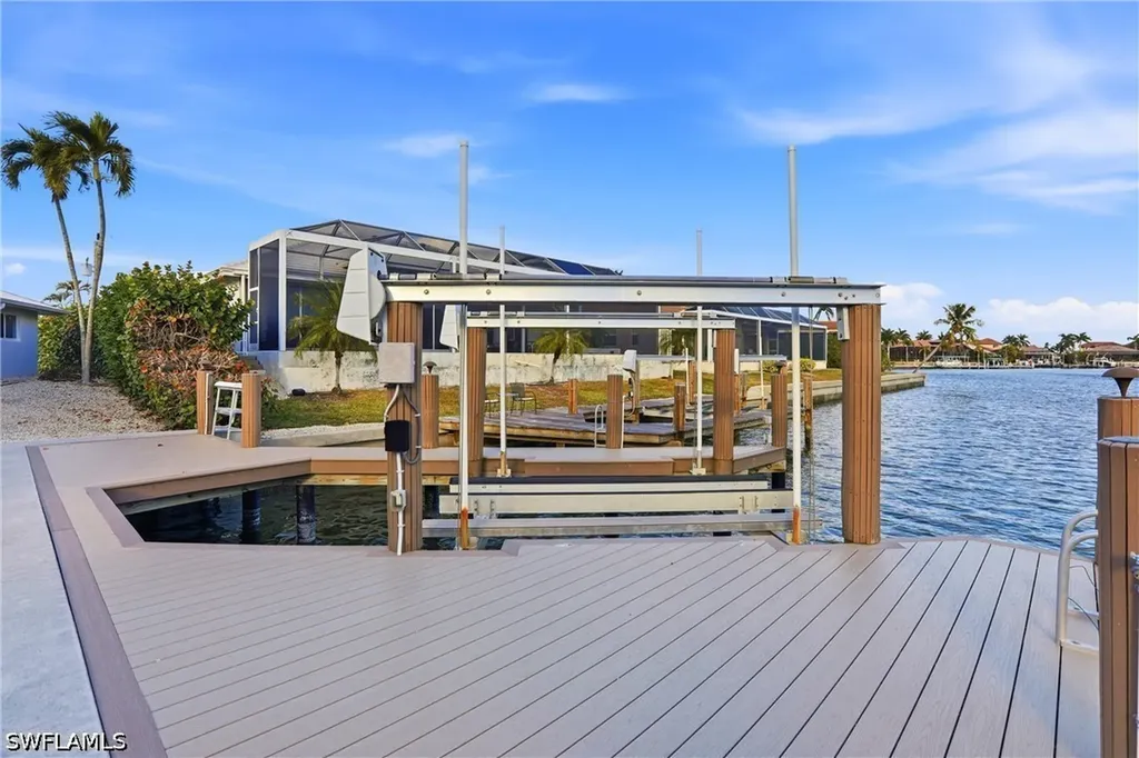 339 Landmark Street Marco Island FL 34145