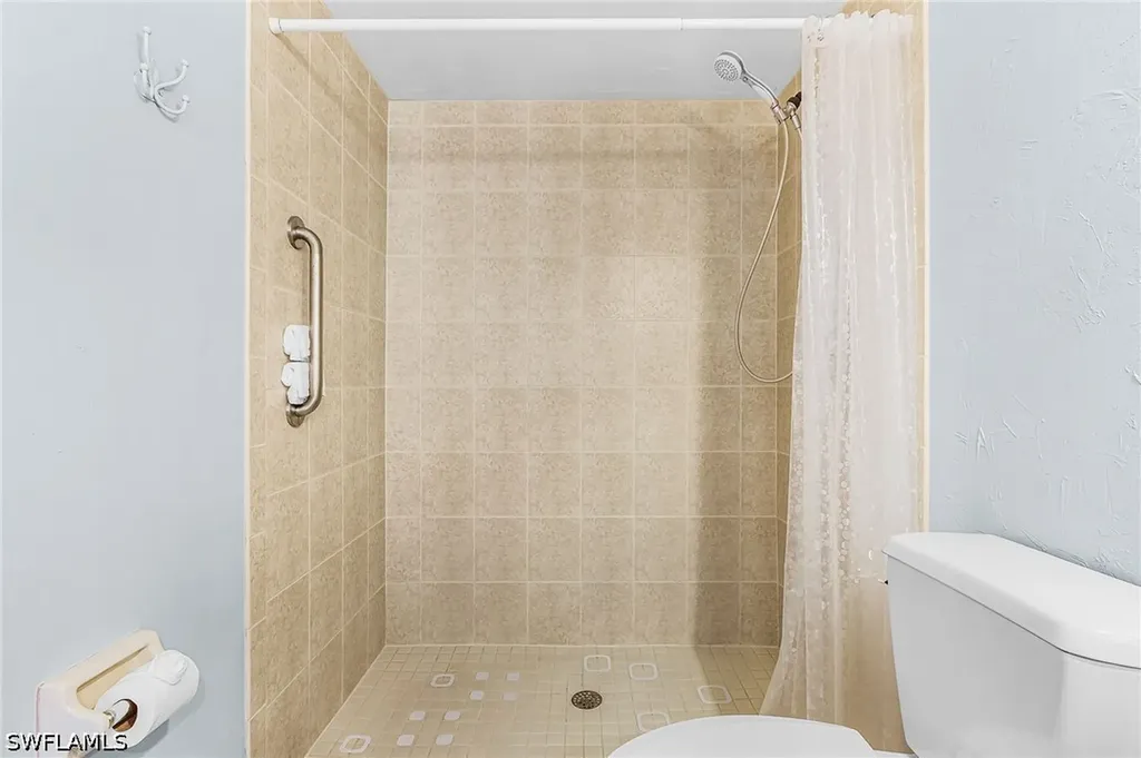 5857 Rattlesnake Hamm Road Naples FL 34113
